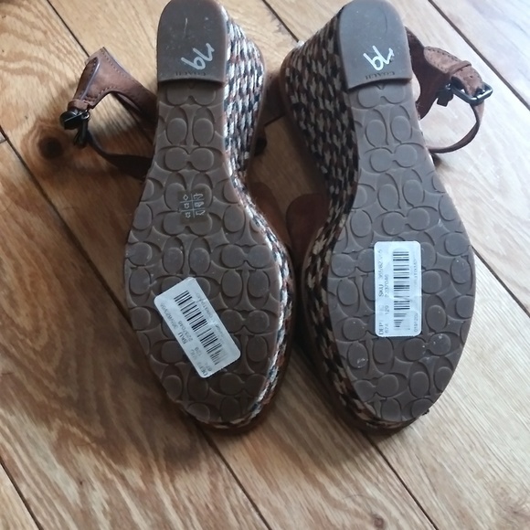 Cross posted. Nfs on Posh. New Coach Wedge heel Sandal High Heel sadd… - Picture 3 of 5